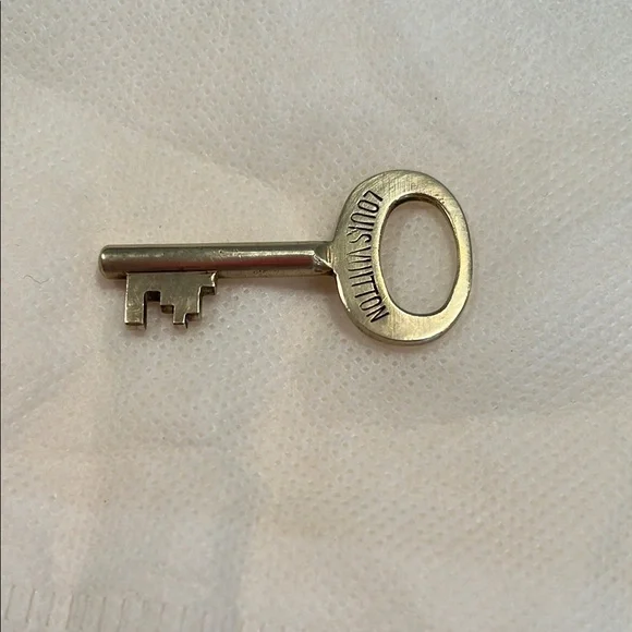Louis Vuitton Vintage Gold tone Key #125971 - Picture 3 of 5